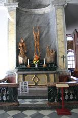 Altar-3.jpg